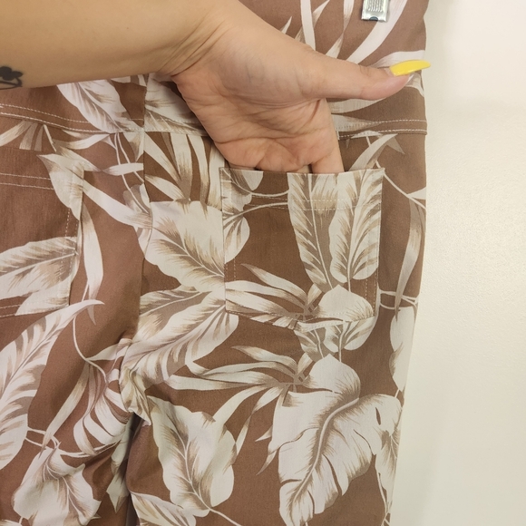 Joseph Ribkoff Palm Pull On Stretchy Capri Pants Brown Neutral Summer Size 8 - Picture 7 of 12